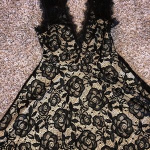 Windsor lace dress